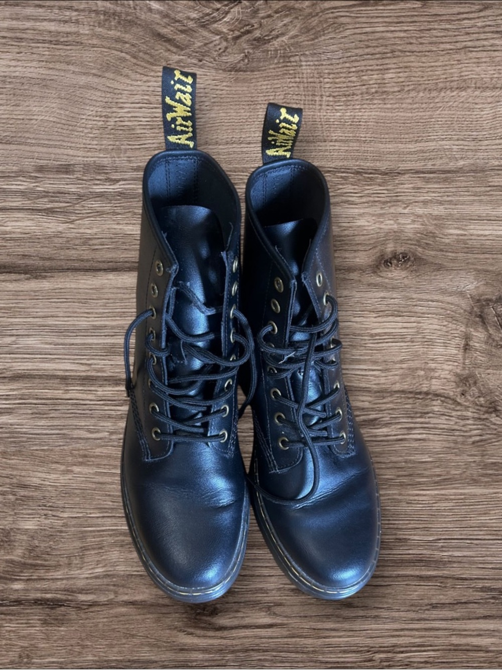 Dr. Martens Air Wair with bouncing soles Zavala black Unisex combat boots Sz 9